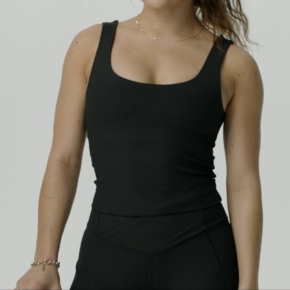 Fabletics 2 piece set: Oasis rib crossover kick flare leggings with twist tank. - Picture 6 of 6